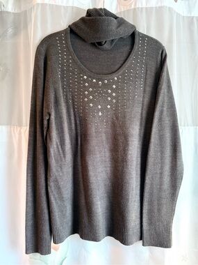 Carolyn Taylor, Grey Embellished Long Sleeve Sweater With Matching Scarf 🧣